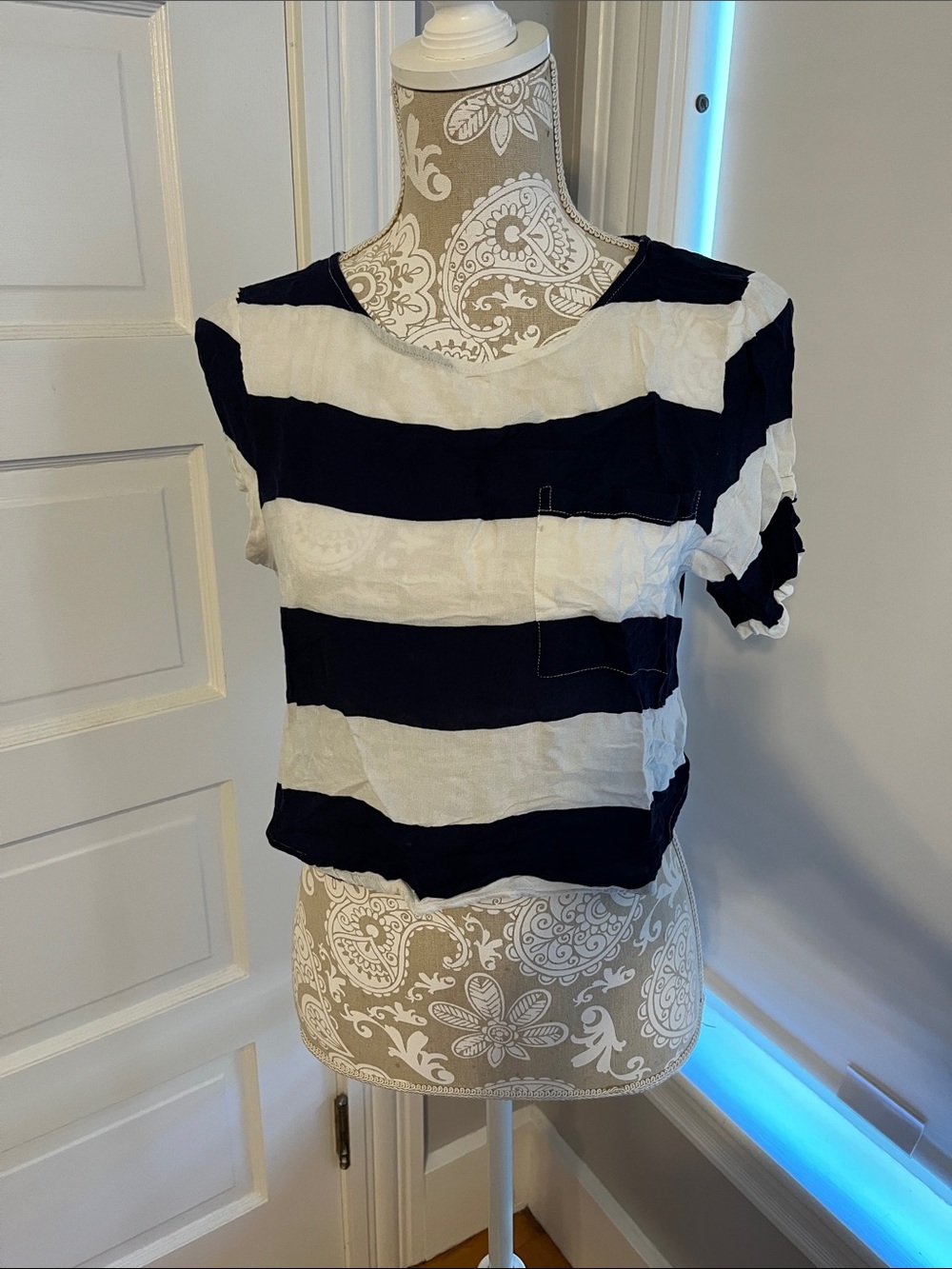 Small 6 Striped Crop Top Navy Blue White Divided H&M Buttons Back